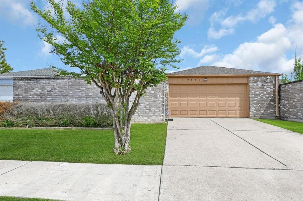 Relaxing Oasis With Pool Holiday home Houston